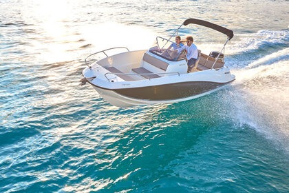 Charter Motorboat Quicksilver Activ 605 Sundeck Marseille