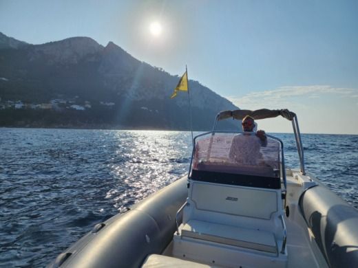 Sorrento Motorboat CRANCHI CLIPPER 760 alt tag text