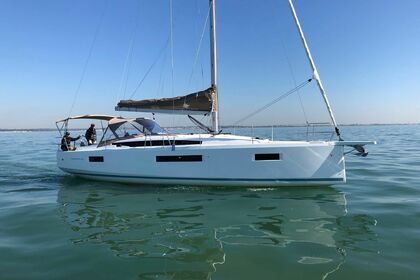 Hire Sailboat JEANNEAU SUN ODYSSEY 410 Olbia