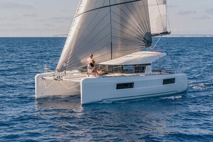 Miete Katamaran  Lagoon 40 (A/C+GEN) Athen