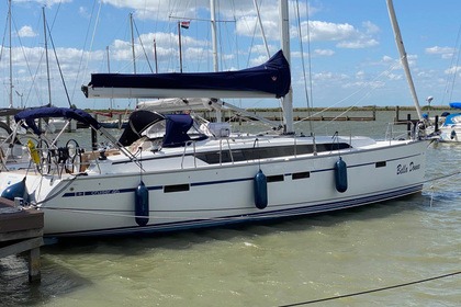 Hire Sailboat Bavaria Yachtbau Bavaria Cruiser 46 - 4 cab. Lelystad- Haven