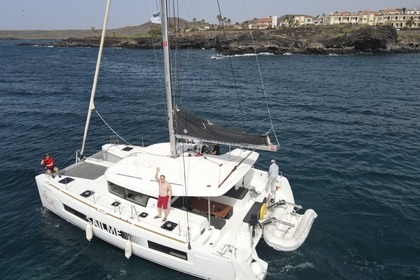 Hire Catamaran  Lagoon 40 Ibiza