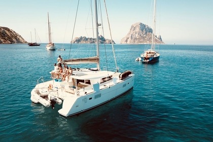 Charter Catamaran LAGOON 400 S2 Ibiza