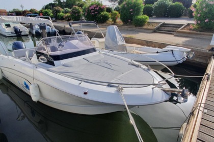 Hire Motorboat Pacific Craft 650 Sun Cruiser Hyères