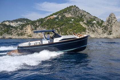 Noleggio Barca a motore Apreamare Gozzo 35FT Sorrento