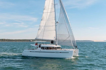 Miete Katamaran Beneteau 450 sport top Marseille