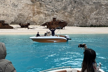 Location Bateau à moteur Nireus Elegance Brand New 2025 Zakynthos