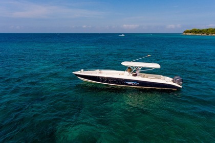 Hire Motorboat Bravo Arco iris III Cartagena
