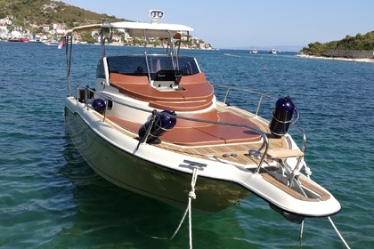 Charter Motorboat Inmark Marine Sunsport 845 Trogir