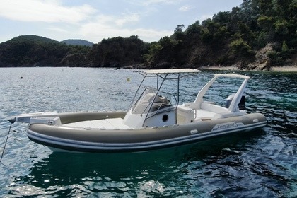 Noleggio Gommone Capelli Capelli Tempest 850 Cavalaire-sur-Mer