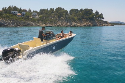 Charter Motorboat Invictus FX200 Halkidiki