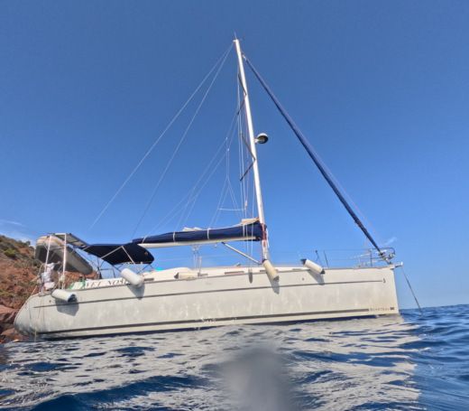 Saint-Laurent-du-Var Sailboat Beneteau Cyclade 39.3 alt tag text