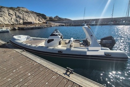 Hire RIB Zodiac Club 750 Old Port of Marseille