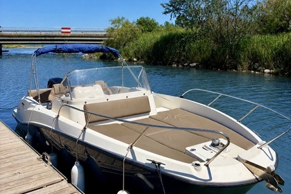 Location Bateau à moteur Quicksilver Activ 675 Sundeck Carnon