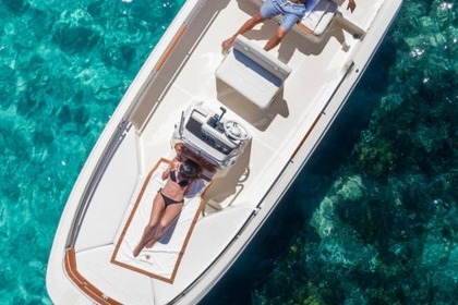 Location Bateau à moteur Invictus 190 FX Saint-Laurent-du-Var