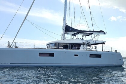 Rental Catamaran Lagoon Lagoon 52 S Pointe-a-Pitre