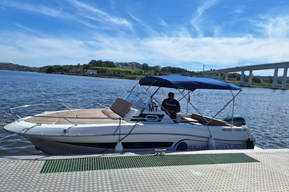 Charter Motorboat Pacific Craft 700 Porto
