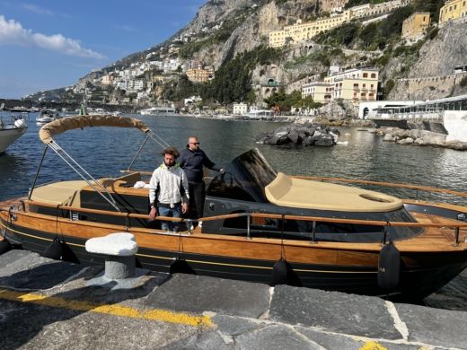 Amalfi Motorboat Gozzo Positano Open alt tag text