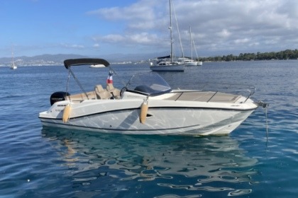 Noleggio Barca a motore Quicksilver Activ 675 Sundeck Cannes