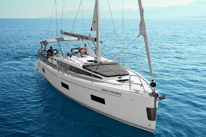 Hire Sailboat Bavaria Bavaria Vision 42 Latsi