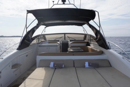 Hire Motorboat Princess V55 Saint-Tropez