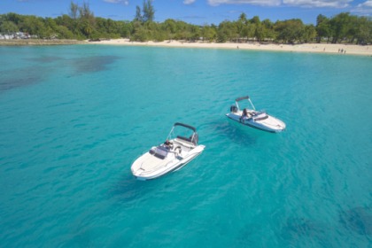 Charter Motorboat Flyer FLYER 6.6 SUNDECK Le Gosier