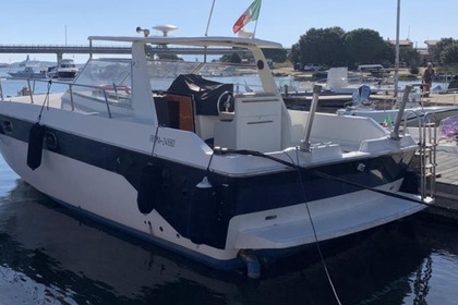 Charter Motorboat MACUMBA Laver Olbia