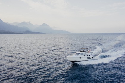 Charter Motor yacht Azimut Azimut 46 Antalya
