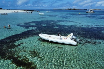 Location Semi-rigide Italboat Stingher 686 XS Bénodet