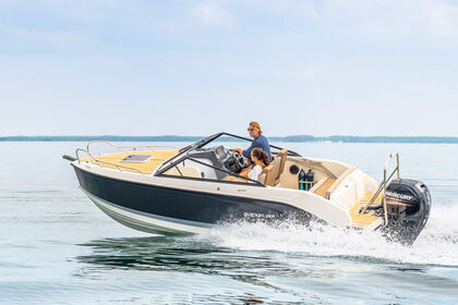 Hire Motorboat Quicksilver cruiser 605 Venice