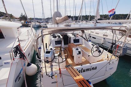 Miete Segelboot Jeanneau Sun Odyssey 410 - 3 cab. Marina Hramina