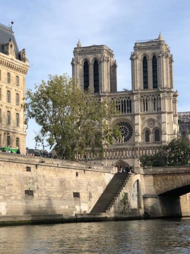 Issy-les-Moulineaux Motorboat Ponton Boat FREYA 580 alt tag text