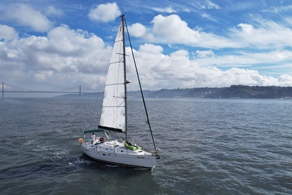 Charter Sailboat Beneteau Oceanis 38.1 Lisbon