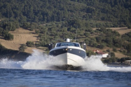 Verhuur Motorboot Cranchi Mediterranee Paliouri, Chalkidiki