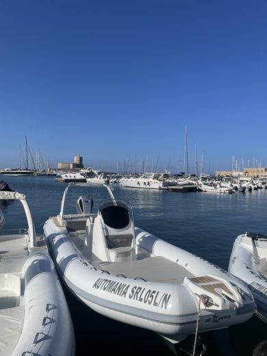 Trapani RIB ALTAMAREA WAVE 27, 250CV alt tag text