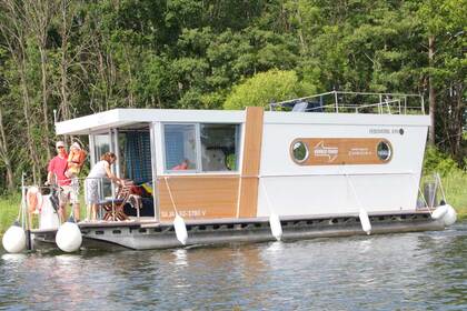 Charter Houseboat Febomobil 870 Rechlin Nord