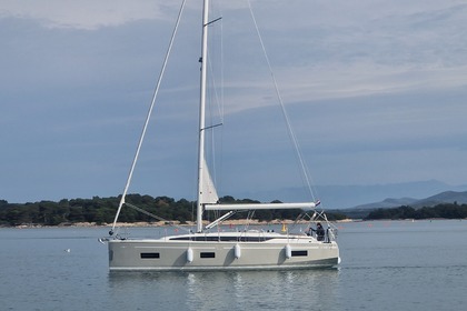 Rental Sailboat Bavaria C38 Murter