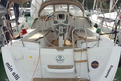 Hire Sailboat JEANNEAU SUN ODYSSEY 33i Skradin