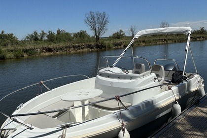 Hire Motorboat Jeanneau Cap Camarat 5.5 cc Palavas-les-Flots