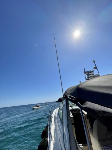 Rodes Motorboat Sea Ray 410 Express Cruiser alt tag text