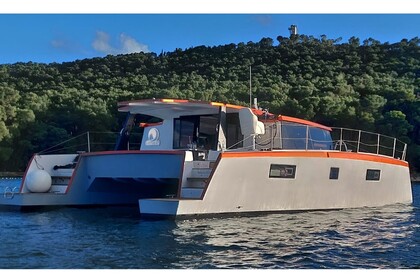 Rental Sailboat  Luna 47 Power Split