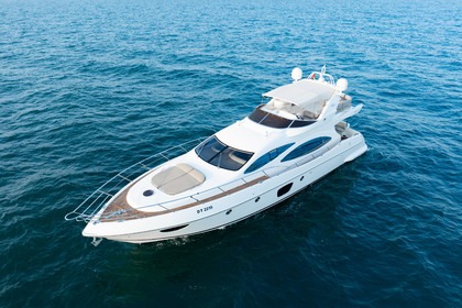 Verhuur Motorboot Alise 68 ft Azimut Dubai