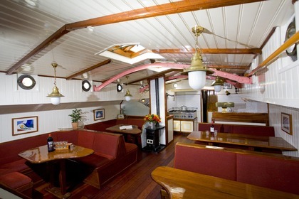 Verhuur Zeiljacht Custom Tjalk Lis Muiden