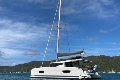 Location Catamaran Fountaine Pajot ISLA 40 (4 CAB + 1 / 4 SDB) Pointe-à-Pitre