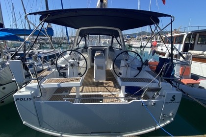 Noleggio Barca a vela Beneteau Oceanis 35.1 Castiglioncello