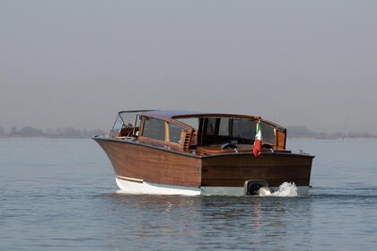 Noleggio Barca a motore Barca di lusso in legno Deluxe Boat Venezia