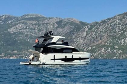 Miete Motorboot Cranchi Sessantaduo 62 Tivat