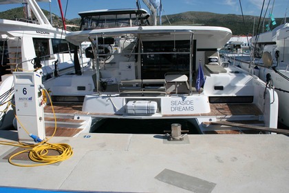 Hire Catamaran Lagoon-Bénéteau Lagoon 42 - 4 + 2 cab. Trogir