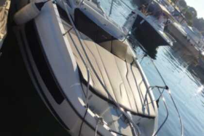Location Bateau à moteur Bénéteau Flyer 7,7 Sundeck Juan les Pins