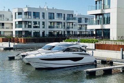 Location Bateau à moteur Princess V40 Sopot